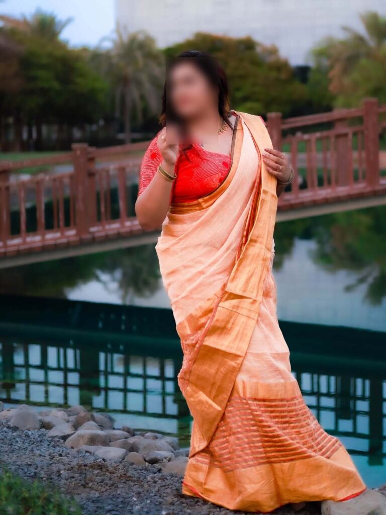 vibrantly glowing complexion Chubby My wife 3sum Hyderabad image 1