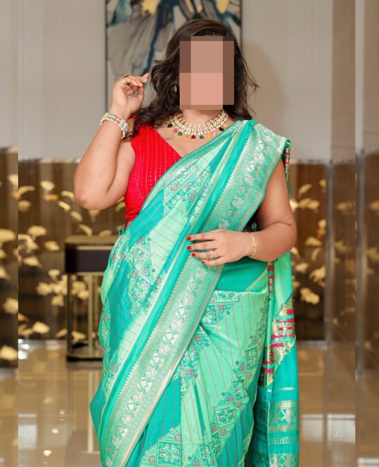 Cock sucking wife takes dick in cunt in Dp as Bangalore Escorts image 2