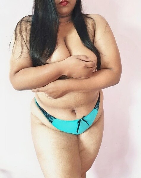 OFFERING MY WIFE SANJANA: REAL INDIAN MILF as Dubai Escorts for MMF 3sum image 2