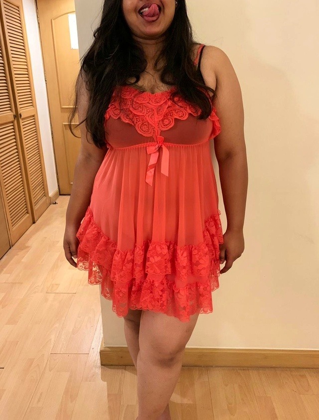 OFFERING MY WIFE SANJANA: REAL INDIAN MILF as Dubai Escorts for MMF 3sum image 3