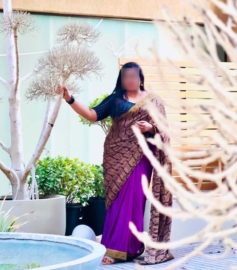 Cock sucking wife takes dick in cunt in Dp as Bangalore Escorts